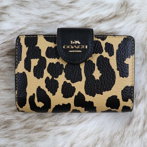 NWT Medium Corner Zip Wallet With Leopard Print CBT25 IMXAC - Picture 1 of 11